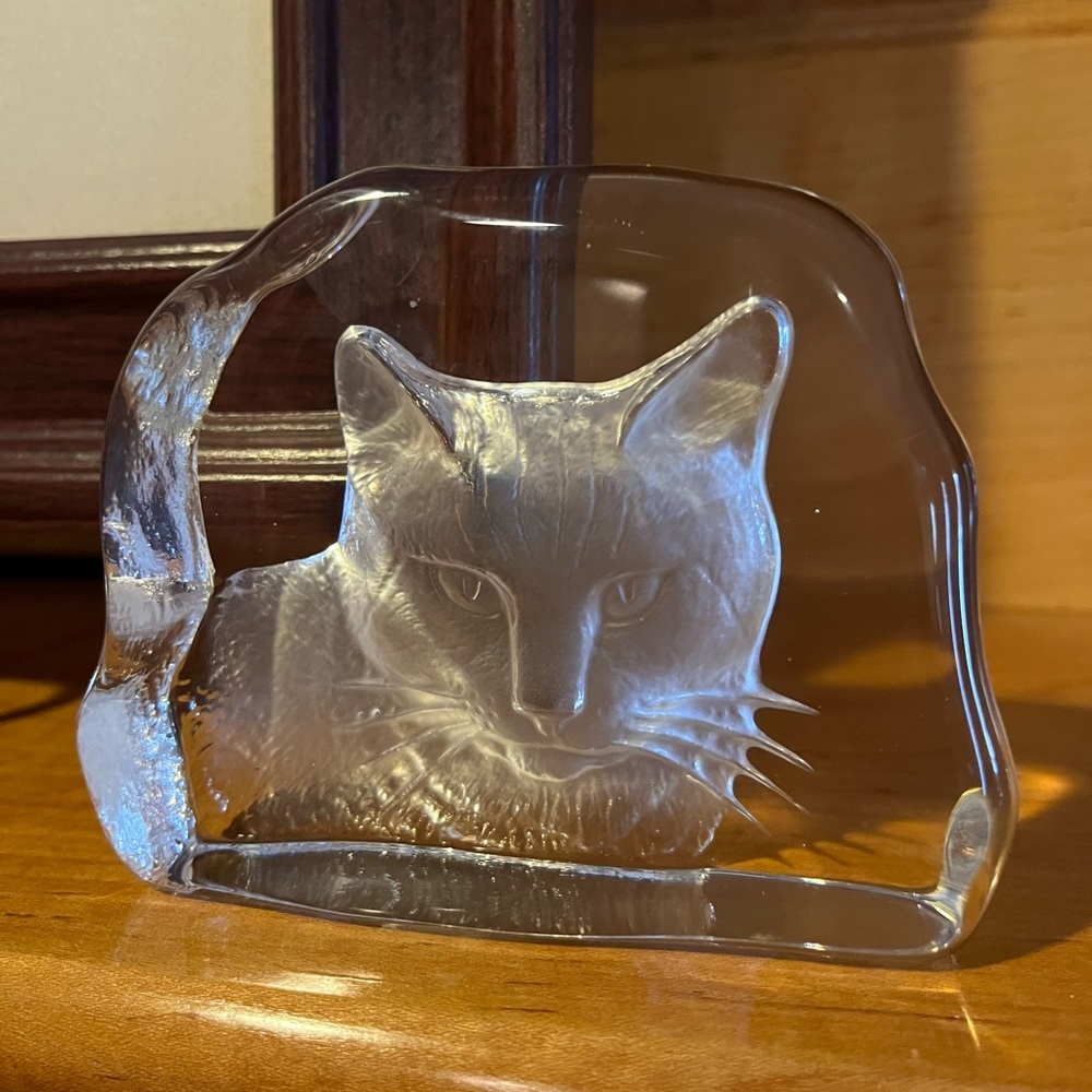 Cristal D’Arques Cat Face lead crystal paperweight